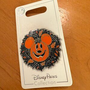 Disney Parks Collection Halloween Pin Trading Pin